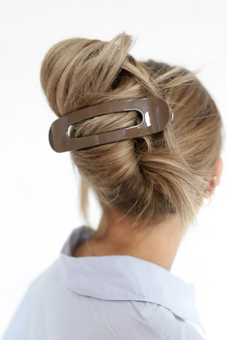Lay flat claw clip by kaxi shiny dark brown
